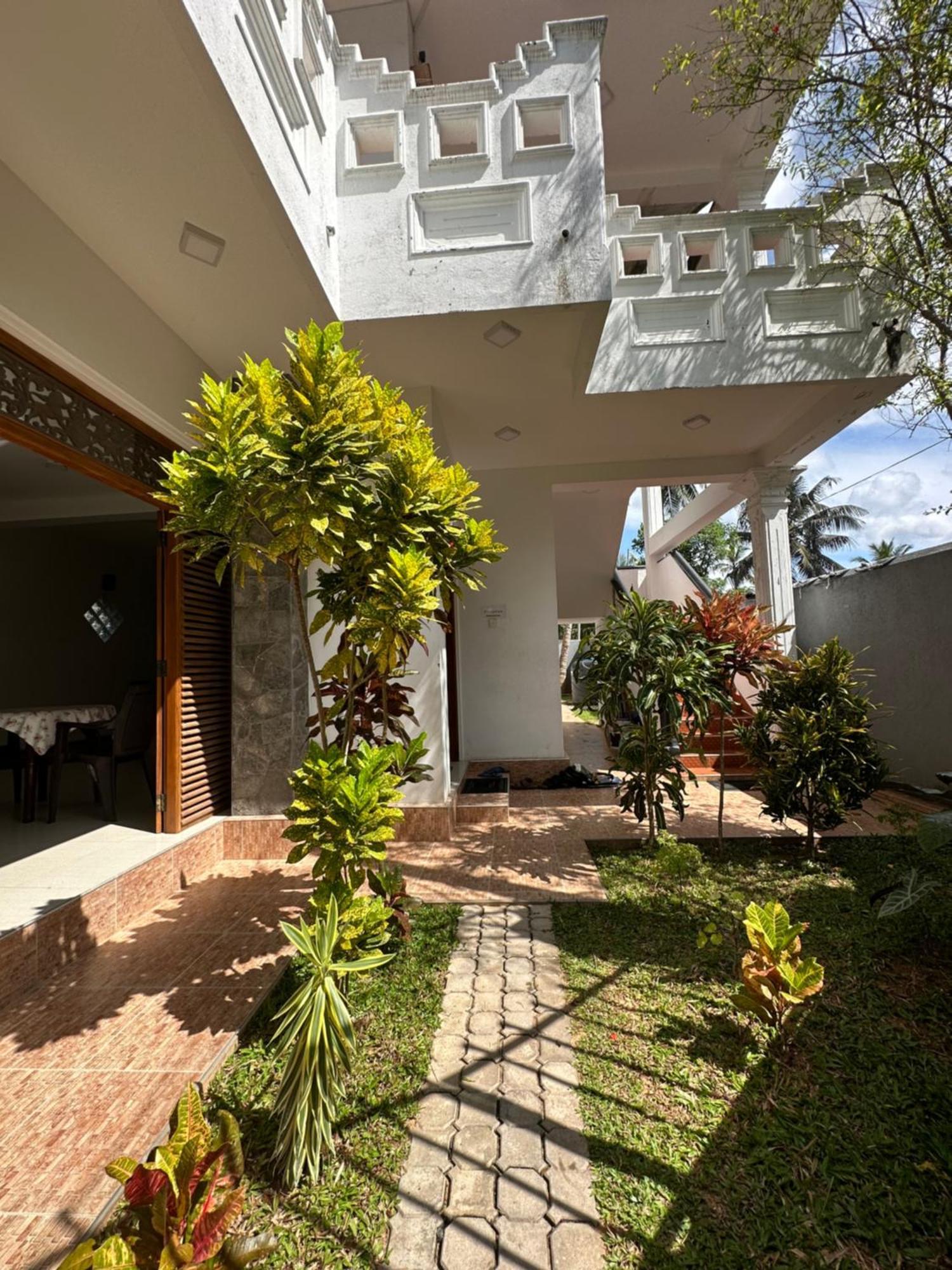 Felicia Villa Hikkaduwa Exterior photo